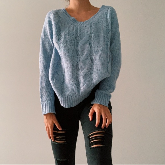 Prewinkle v-neck knit sweater🤍 - Picture 3 of 3